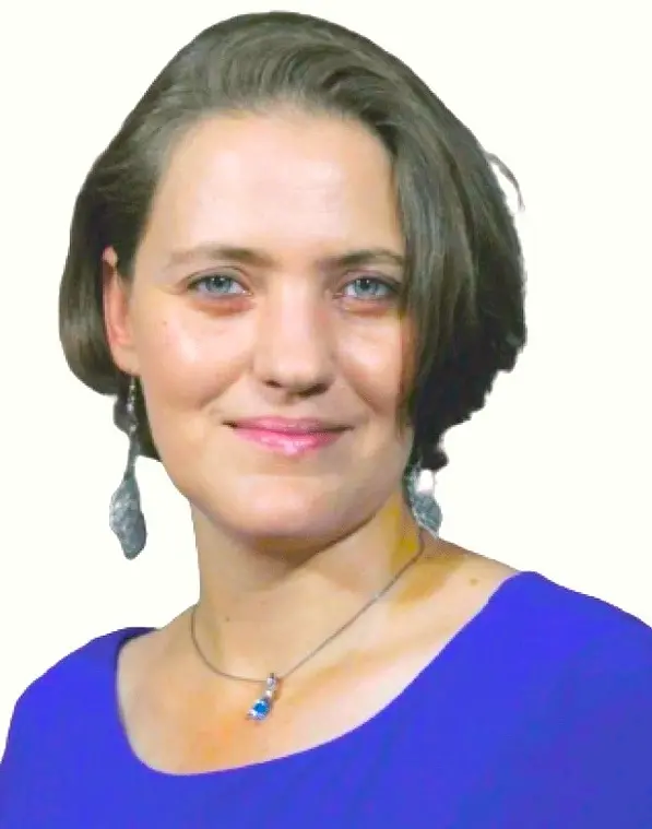 Claudia V.